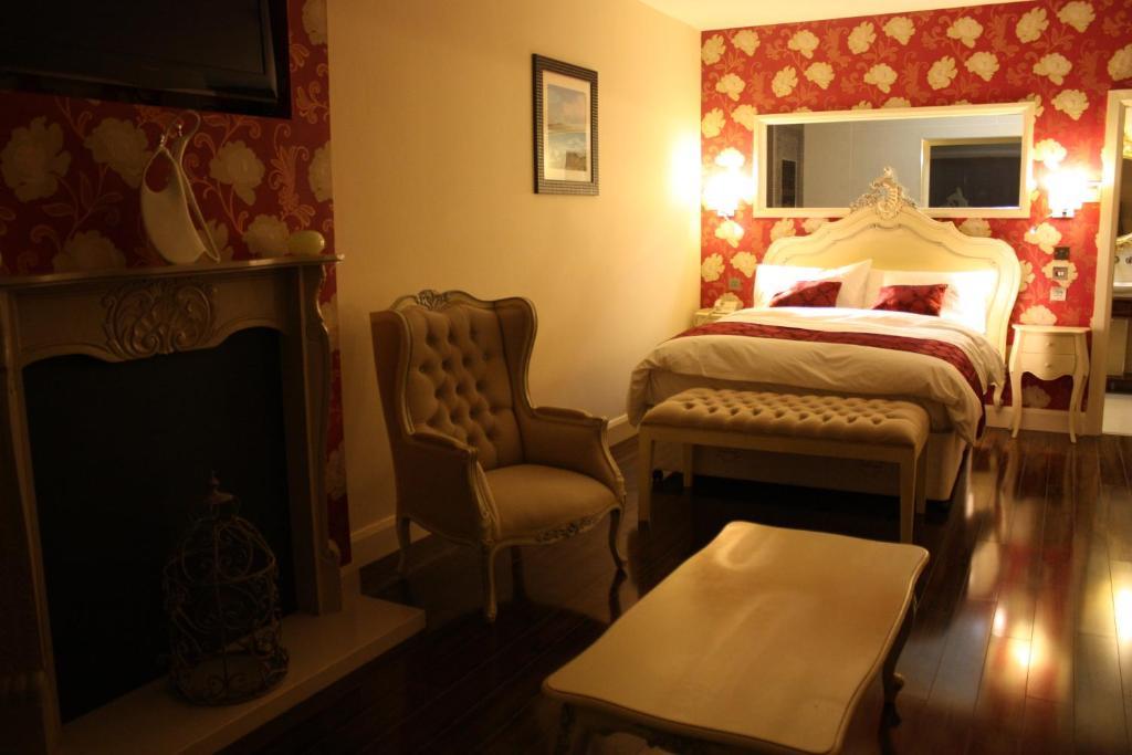 The Talbot Hotel Belmullet Room photo